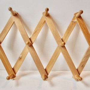 Pier 1 Wood 10 Peg Accordian Expandable Rack • Coffee Cup Mug Hat Tie Jewelry Holder • Organizer