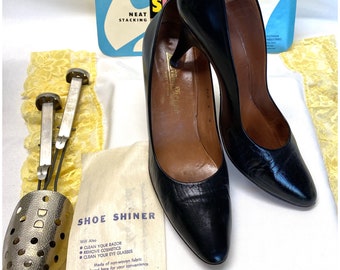 Evan-Picone© Womans Ladies Black LEATHER SHOES - Size 8N & EKCO© Metal Shoe Shapers *Vintage Work or Play Classy* WoW!!