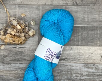 Totally Toes merino yarn. Turquoise. 437 yards. Natural Merino Sock Yarn. Fingering Weight. Hand dyed merino wool yarn.