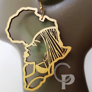 Pendientes de mapa de África de madera natural tribal para mujer y niña en oro, plata, negro y blanco.