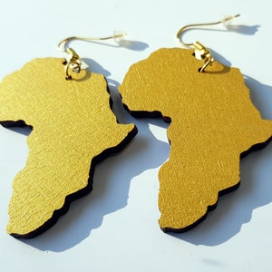Boucles d'oreilles en bois Afrique carte différentes couleurs Boucles d'oreilles africaines