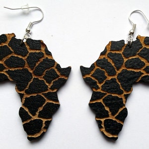 Pendientes de madera de África negros con estampado animal, mapa africano grabado patrón de jirafa