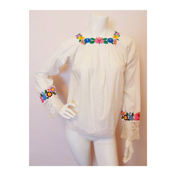 Vintage 60s Embroidered Blouse // 70s Cotton Smock