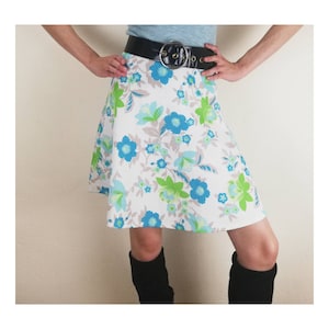 Vintage 60s Mini Skirt // 70s A-Line Skirt // Groovy Psychedelic Skirt // Mod Skirt // Scooter Girl // Vintage Go Go Girl // Flower Power
