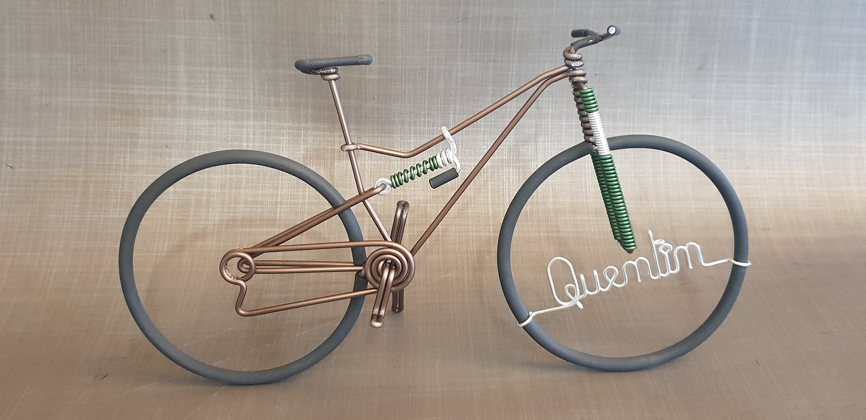 Vélo Vtt Suspendu Miniature en Fil Aluminium. Personalized Mountain Bike in Aluminium Wire