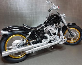 Moto Harley Davidson miniature en fil aluminium