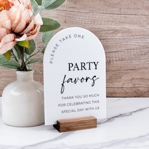 Party Favors Arch Table Sign, Party Favors Sign, Modern Script Acrylic Wedding Sign, Wedding TableTop Signs