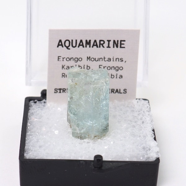 Aquamarine crystal from Erongo Mtns, Namibia thumbnail mineral perky box natural stone (TN1030-13) structure minerals