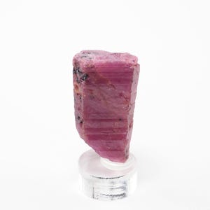 Tanzanian Raw Ruby Crystal: Natural Gemstone Pink Corundum 29ct