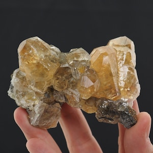 Calcite crystal cluster natural mineral specimen from China - 188gm / 90mm x 65mm x 50mm (F1222-208)