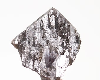 ブラジル産ブラジリアナイト結晶鉱物標本天然石 - 1.7gm / 15 mm x 13