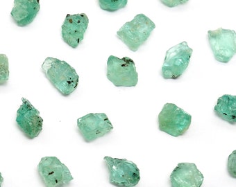 Emerald raw crystal stone from Pakistan loose natural crystal gemstones green beryl raw natural stones