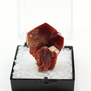 Miniatura di cristallo di vanadinite, pietra naturale rossa, esemplare minerale di forma irregolare proveniente dal Marocco - TN308 - minerali da collezione