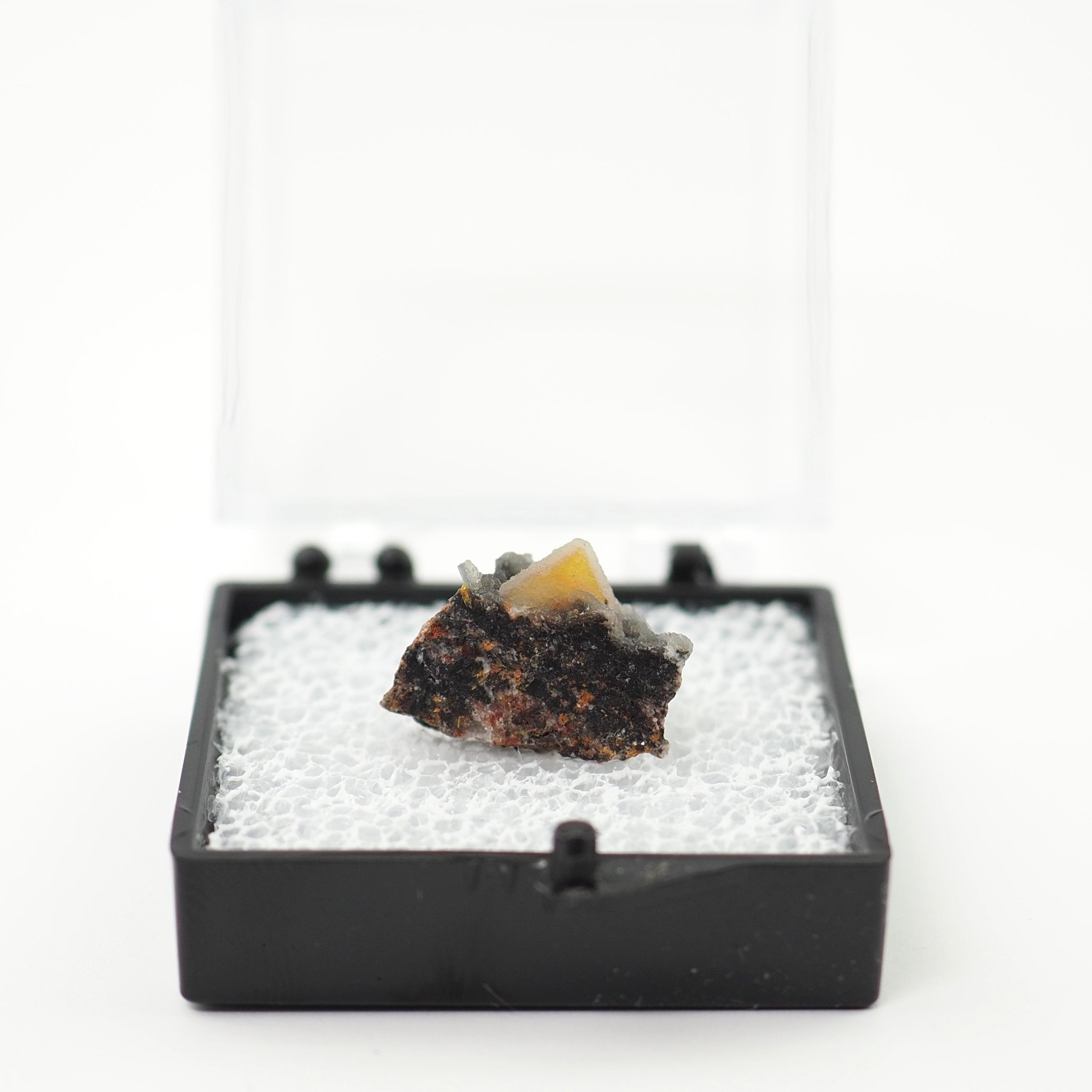 鉱物、岩石、原石など全40種 原色新鉱物岩石検索図鑑 新版 | 木股 三善, 宮野 敬 |本 | 通販 | Amazon