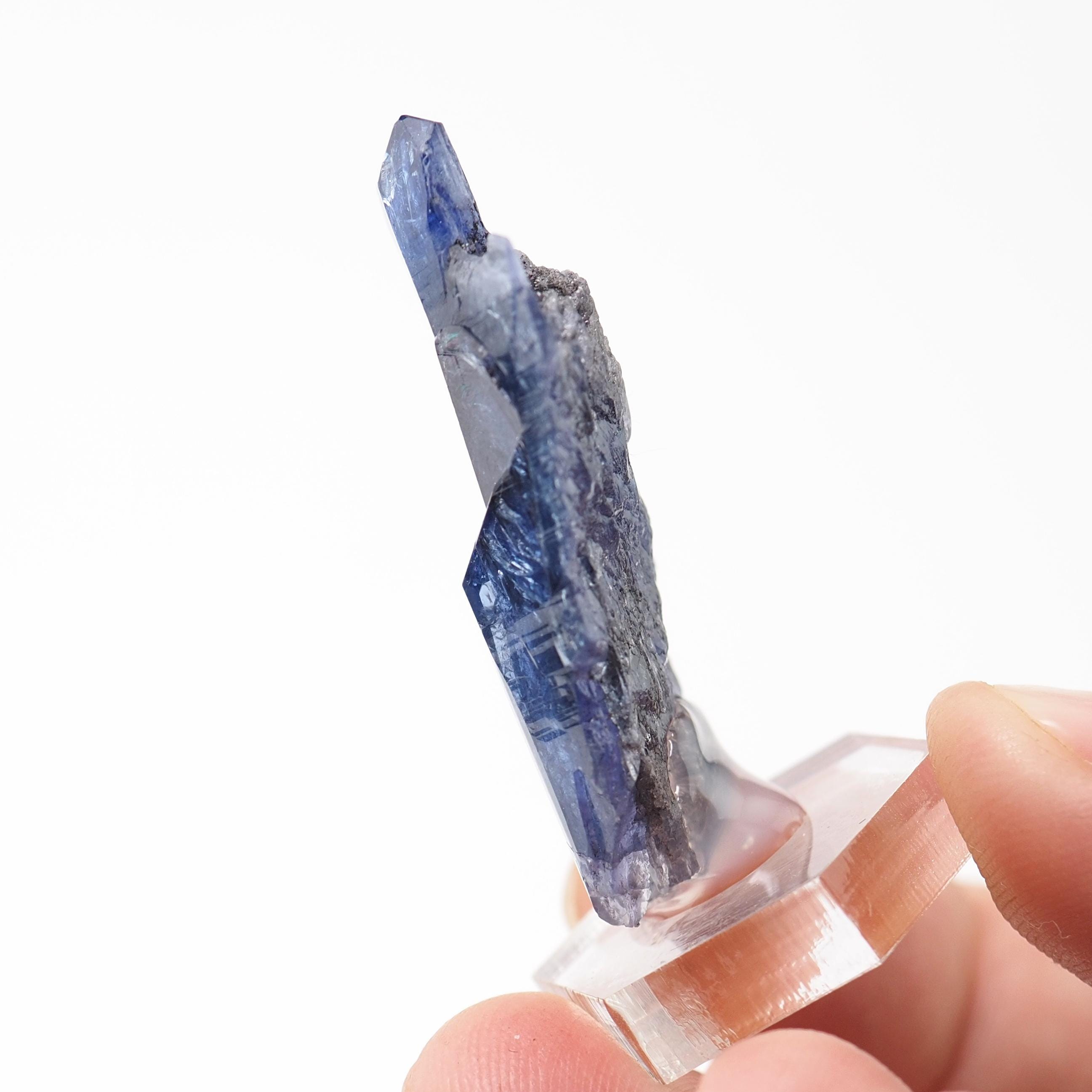 タンザナイト結晶（透輝石入り）、メレラニヒルズ、タンザニア（49