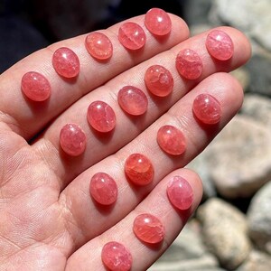 Rhodochrosit rosa Oval Cabochon: Catamarca, Argentinien - 10 x 8 mm Bild 3