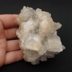 Calcite crystals from China - 216gm / 82mm x 55mm x 49mm (F4.29-10) structure minerals
