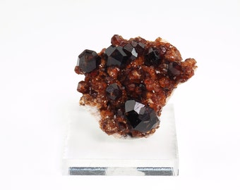 Spessartine Garnets on Feldspar mineral specimen from Tongbei, China - 30mm x 24mm x 12mm (F96616) structure minerals