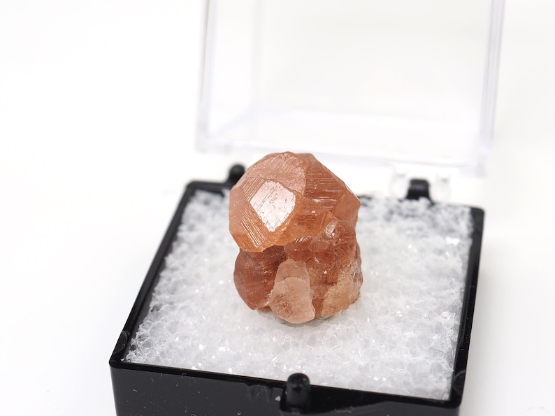 Hessonite Garnet crystal from Jeffrey mine, Quebec Canada specimen perky box thumbnail stone TN1026-28 structure minerals image 4