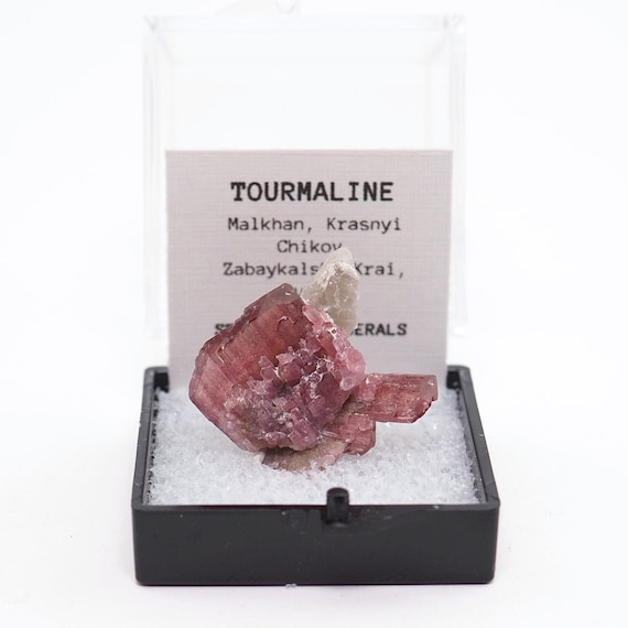 ピンクトルマリン　大型結晶　215g　原石　鉱物標本 ピンクトルマリン 結晶 165g 母岩付き｜天然石 原石 通販キラリ石
