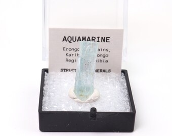 Aquamarine crystal from Erongo Mtns, Namibia thumbnail mineral perky box natural stone (TN1030-14) structure minerals