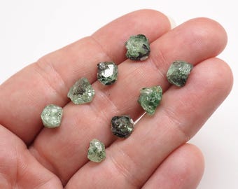 タンザニア、メレラニヒルズ産 2.50 カラット ツァボライト ガーネット