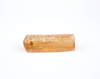 Topaz crystal from Minas Gerais, Brazil - 4.9gm / 31mm x 10mm x 8mm (F94151) structure minerals