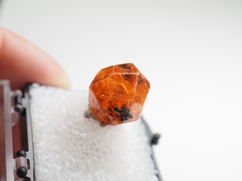 Spessartine Garnet Crystal From Loliondo Tanzania 5.5gm / | Etsy
