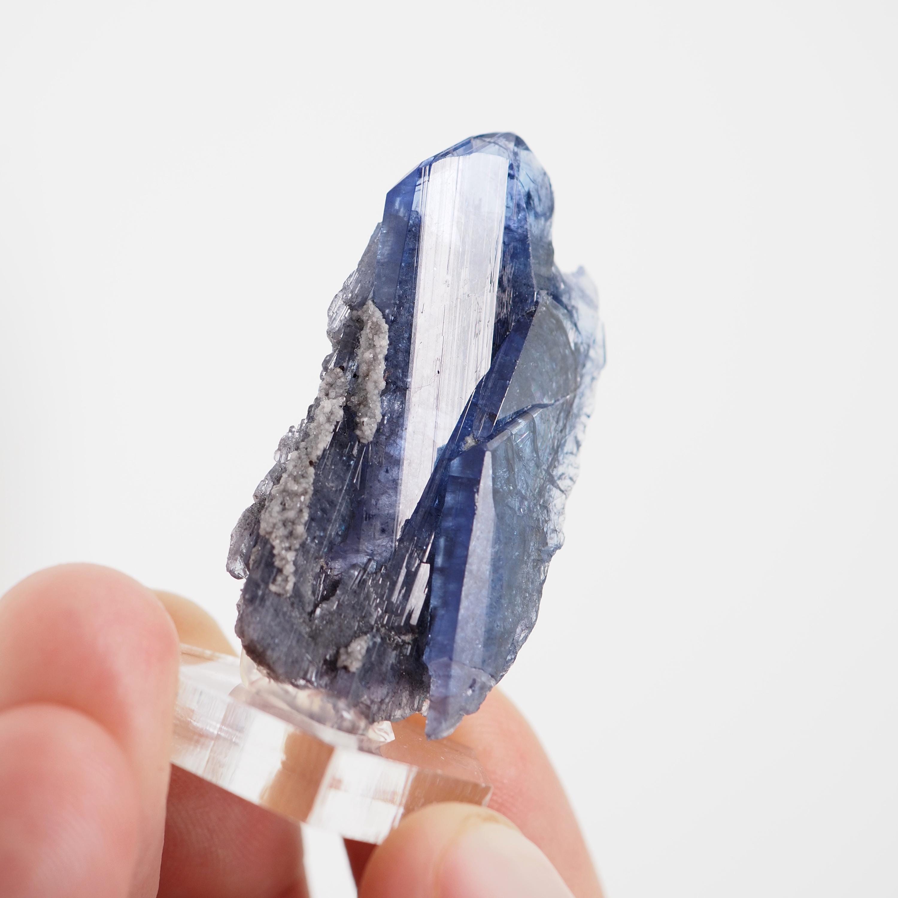 タンザナイト結晶（透輝石入り）、メレラニヒルズ、タンザニア（49