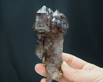 Amethyst with hematite inclusions crystal mineral specimen from Zimbabwe - 200gm / 108mm x 52mm x 51mm (f622.3-6)