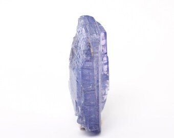 【タンザニア/メレラニ産】タンザナイト結晶 タンザナイト結晶標本：タンザニア、メレラニ丘陵産、29カラットの宝石