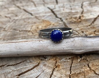 Size 6, Deep blue Lapis, textured sterling silver band, delicate rings, modern December birthstone, gift for her, simple classic dainty ring