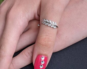 SOLID Sterling Silver 925 Moon /& Star Petite Stackable Layering Pinky Ring