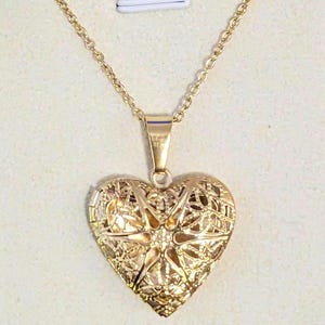 Złoty naszyjnik z filigranowym sercem: spersonalizowana zawieszka z obrazkiem