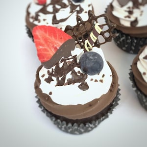 Fake Cupcakes Chocolate, Realistic Fake Food, Tiered Tray Decor, Food Prop, Faux Cupcakes, Photo Shoot Prop