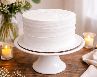 Weißer Fake-Kuchen rund 8-Zoll-Rund mit gerippter Zuckerglasur