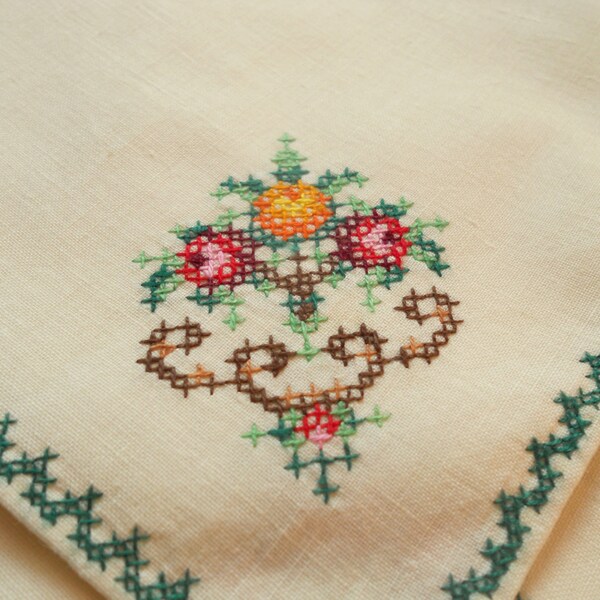 Vintage Embroidered cross stitch Linen Tablecloth and Napkins set of 3 L