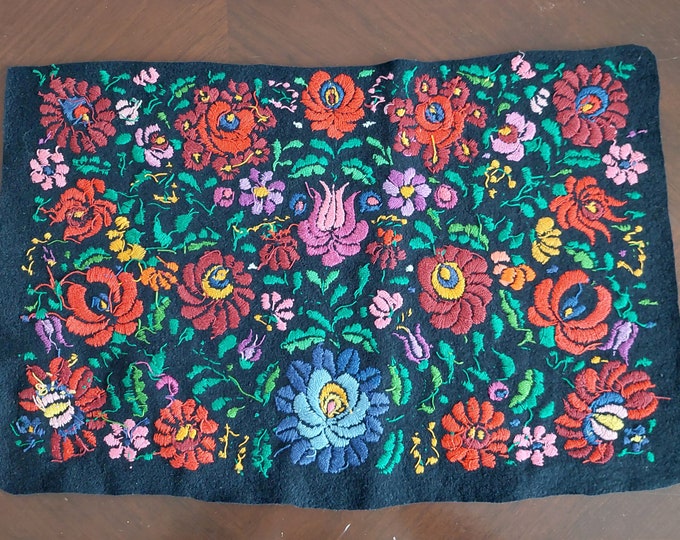 Traditional Vintage Hungarian Hand Embroidery Matyo Felt Centerpiece CP