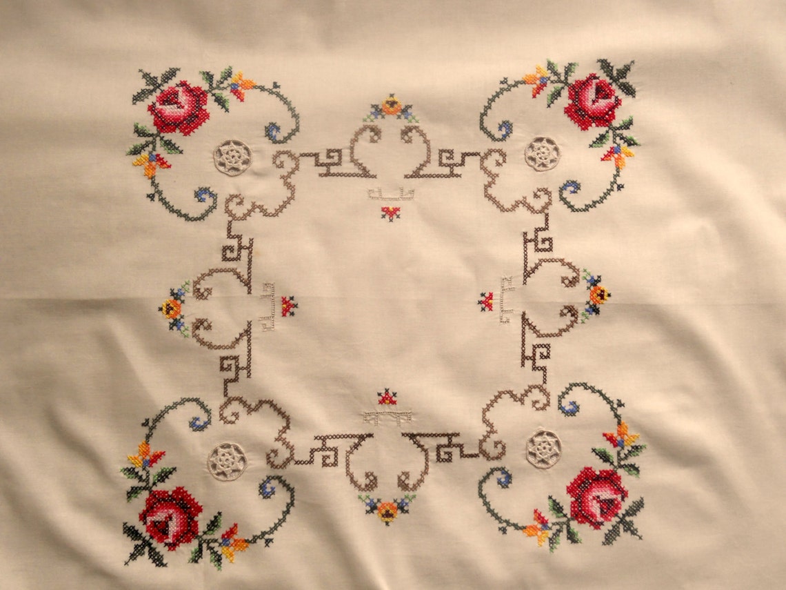 Vintage Embroidered Cross Stitch Linen Tablecloth and Napkins Etsy Canada