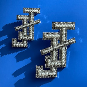 Jack and Jill of America Pin, JJ Interlock Crystal Rhinestone & Simulated Pearl Brooch Lapel Pin Jack and Jill Pin for New Mom&#39;s (Exclusive)
