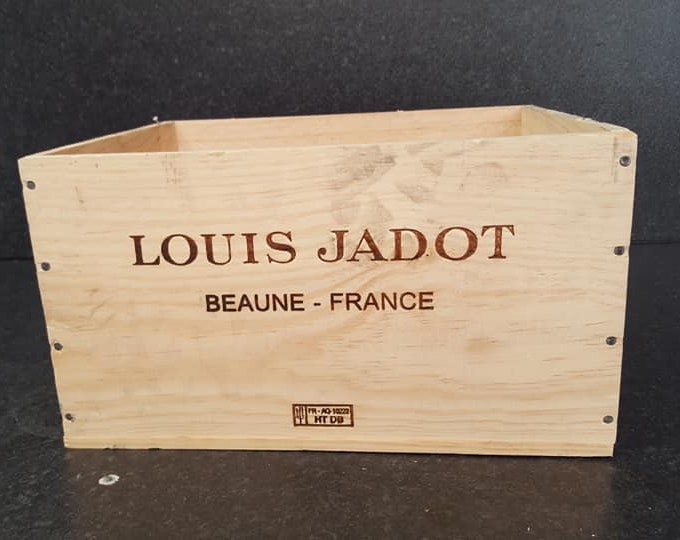 Louis Jadot - 6 Bottle wooden wine box with handles - Ideal box to store crafts, collectables, wool and more - French Wine