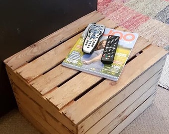 Vintage Wooden Apple Crate with Lid - Ideal toy box, dog toy storage box, shoe box, log store, camping box, coffee table, nightstand