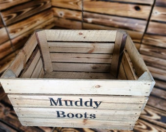 Botas y almacenamiento de zapatos - Vintage Apple Crate Wooden Handmade MUDDY BOOTS