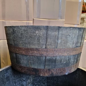 30 - 35cm großer WHISKEY OAK BARREL Pflanztopf - halb geschnittene Holzfassfässer, ideal für den Garten