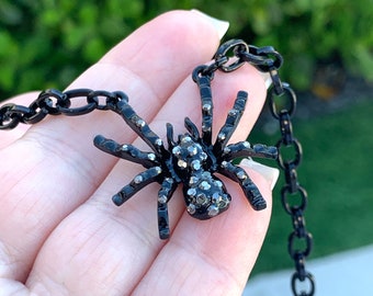 TseenYi Collana con ciondolo a forma di ragno nero, stile gotico, stile punk, con ragno scuro, gioiello per donne e ragazze, idea regalo, Metallo