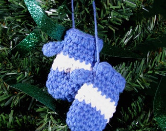 Amigurumi Crochet Pattern - Mitten Christmas Ornament