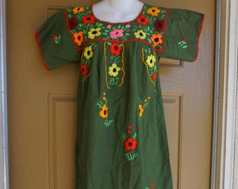 Hippie Boho Mexican Oaxacan Embroidered Floral green Festival Mexico Small Tent Dress Large 70's 80's