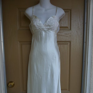 Vintage White Maxi Nightgown S Small Romantic Lace by Flora - Etsy