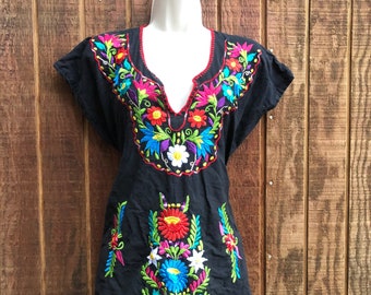 Embroidered shirt top Peasant Hippie Boho Mexican Oaxacan Embroidered Floral Festival Mexico large Tent Blouse Ethnic Traditional black