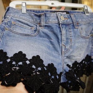 Express denim jean shorts womens  size 4 lace